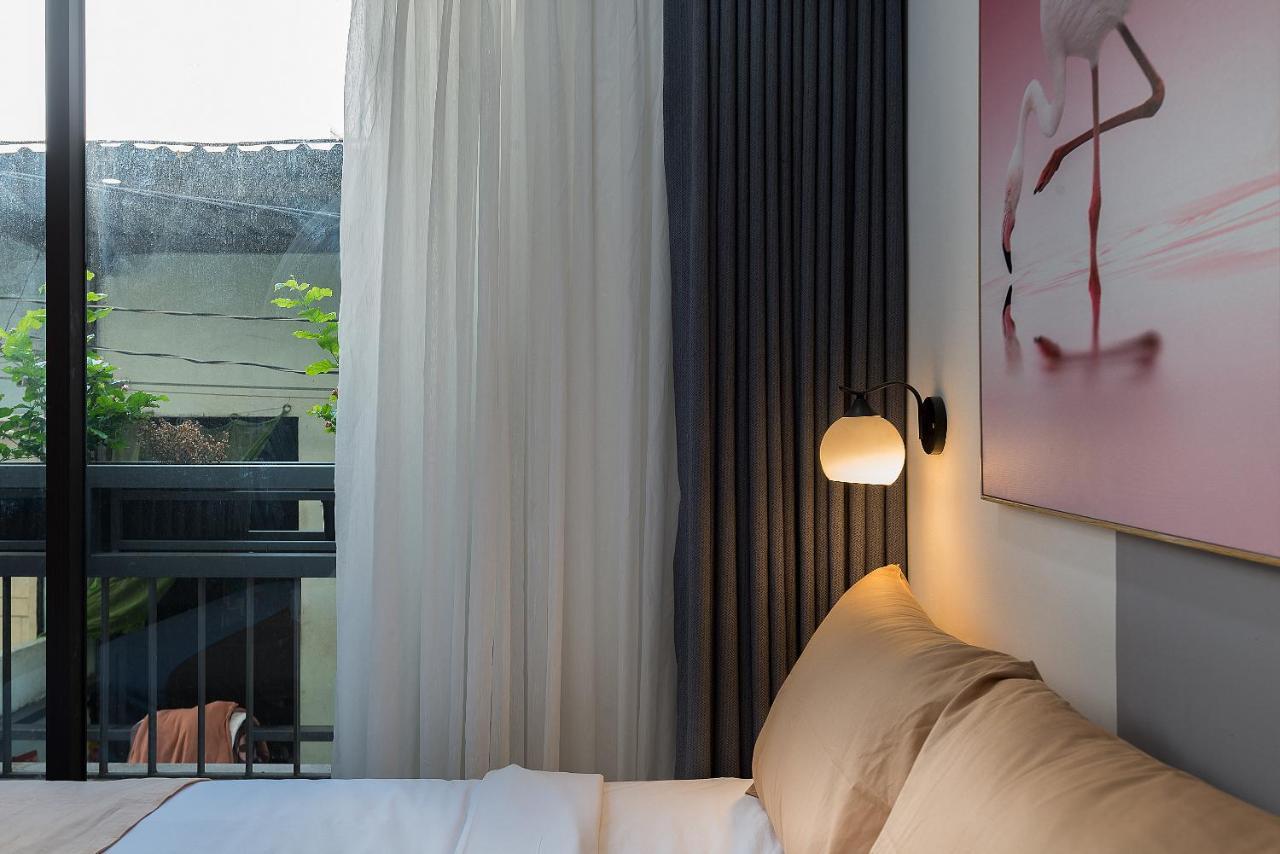 Cozrum Homes Ambera House ホーチミン市 エクステリア 写真